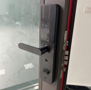 Tiêu chí đánh giá khóa vân tay cho cửa nhôm Xingfa nào tốt